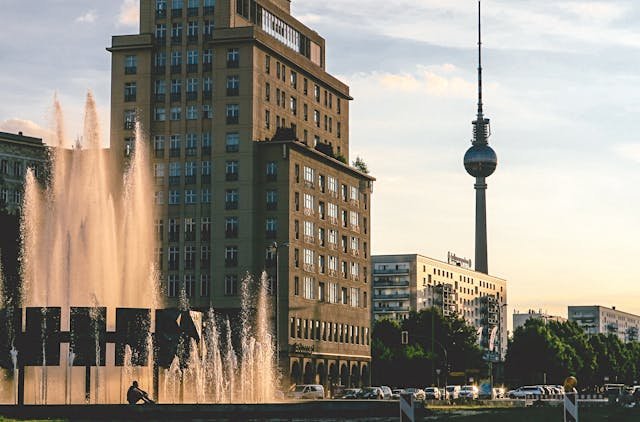 Stadtansicht mit Sehenswürdigkeiten in Berlin